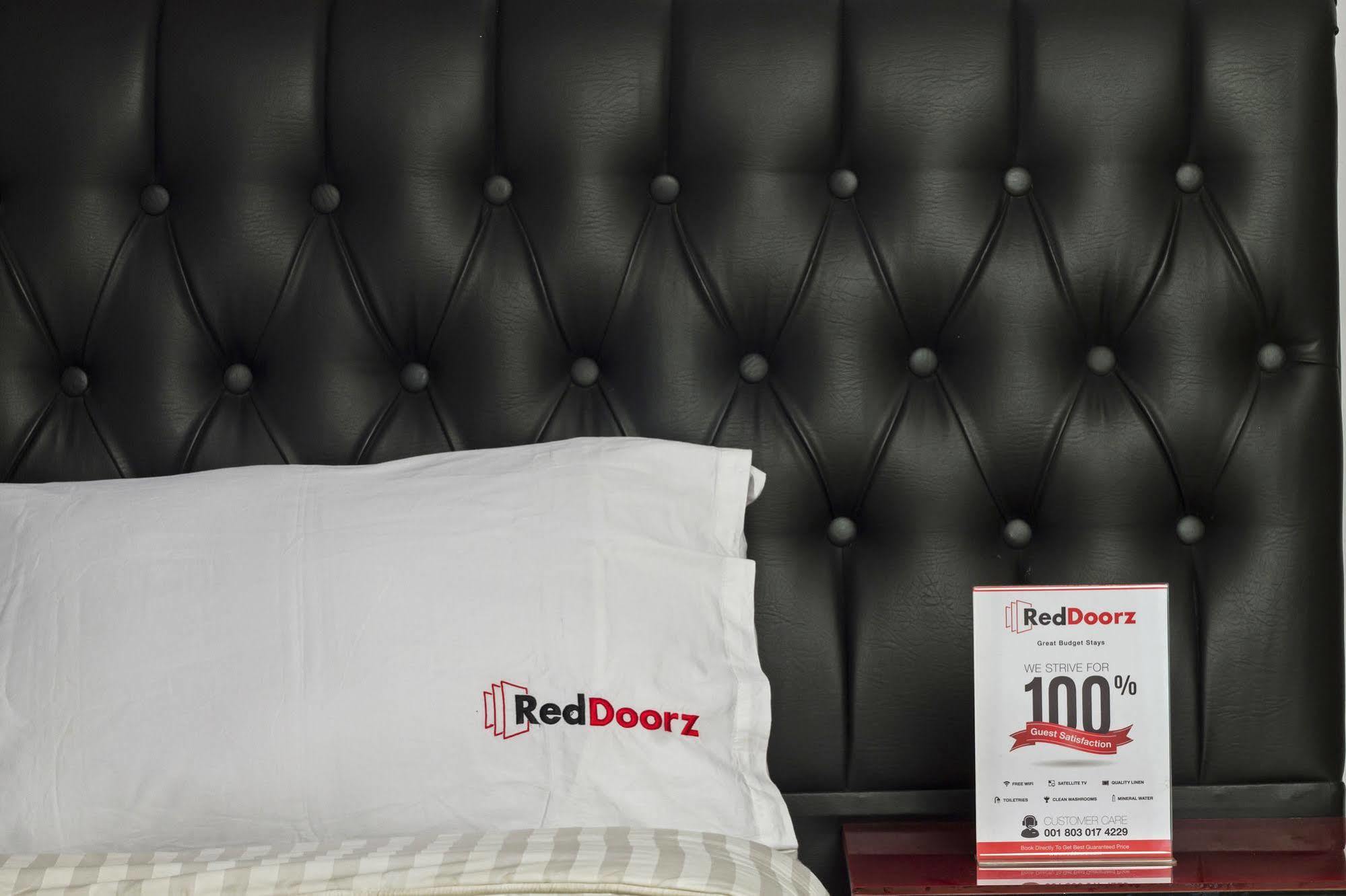 Reddoorz Plus @ Guntur Raya Setiabudi Yakarta Exterior foto