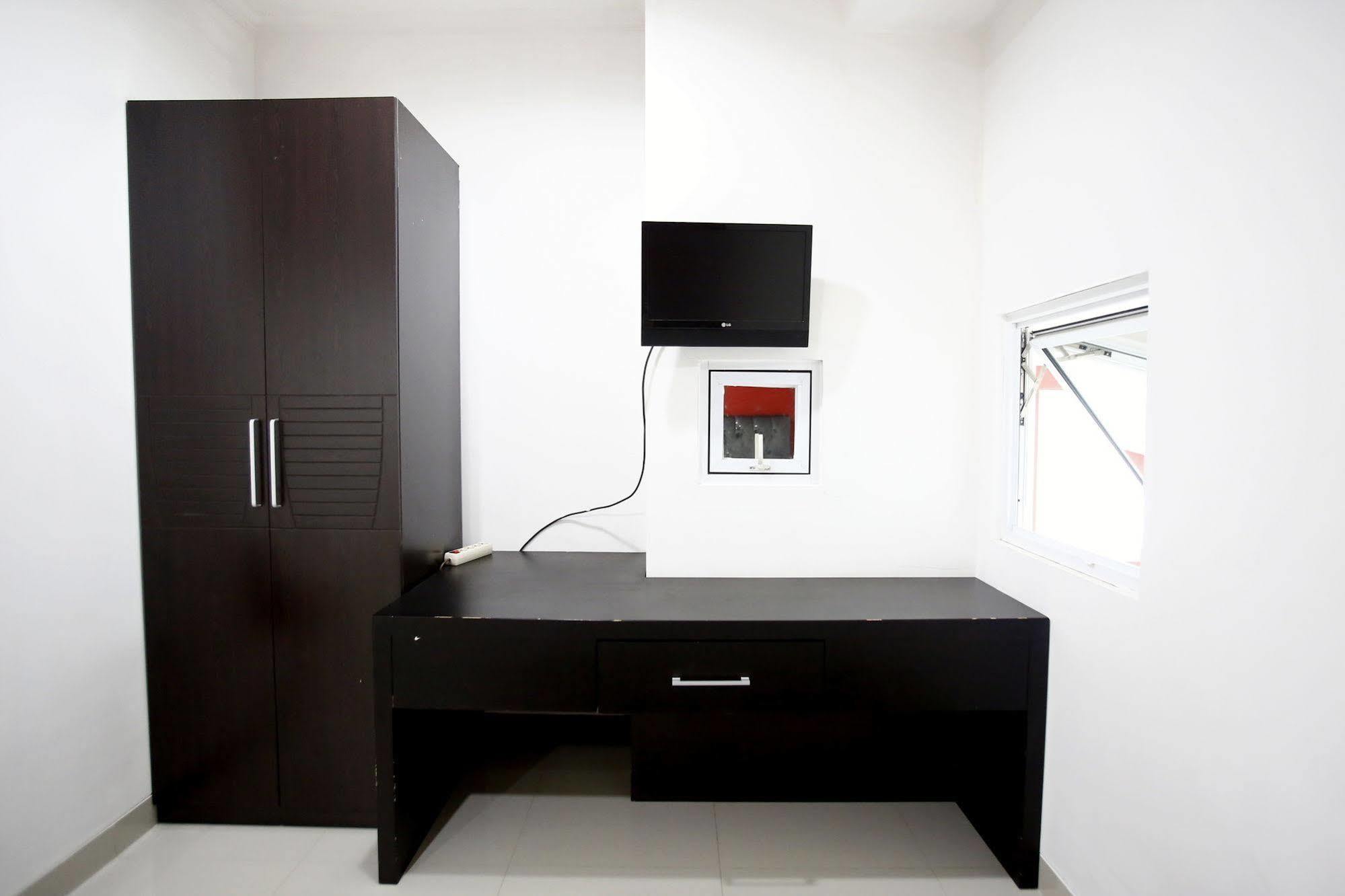 Reddoorz Plus @ Guntur Raya Setiabudi Yakarta Exterior foto