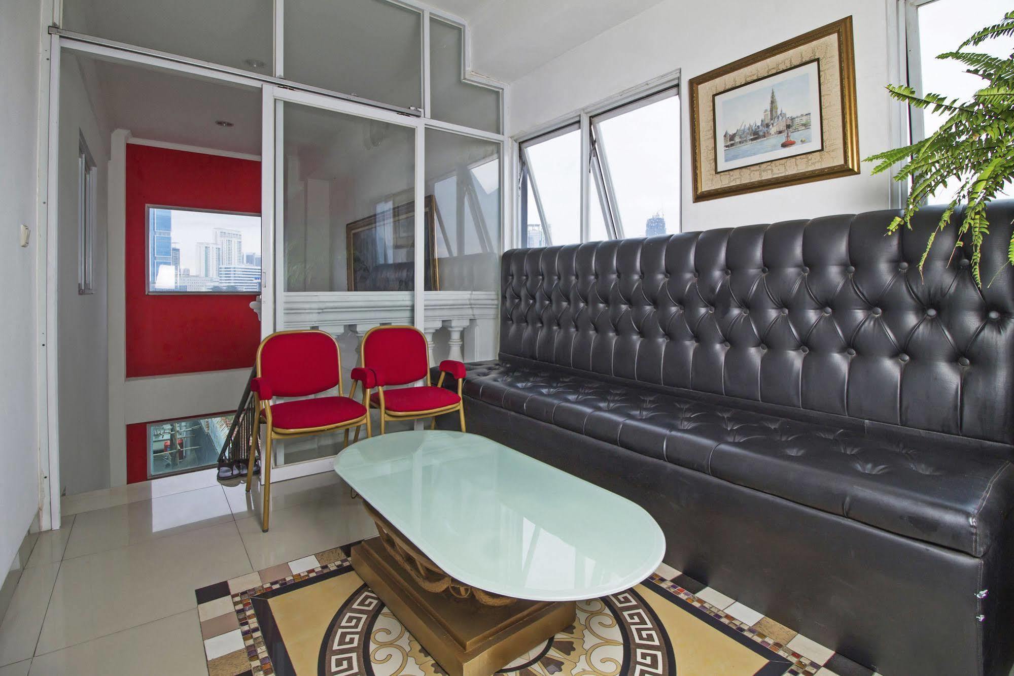 Reddoorz Plus @ Guntur Raya Setiabudi Yakarta Exterior foto