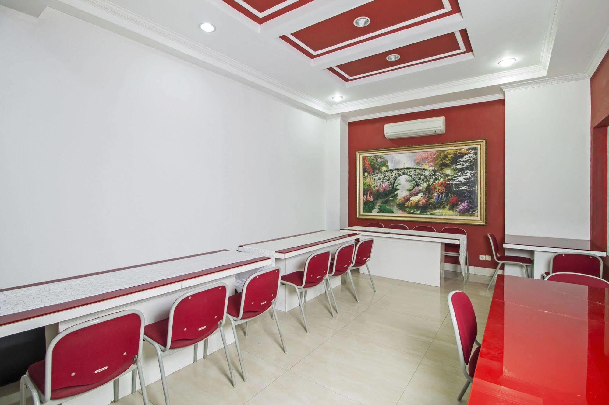 Reddoorz Plus @ Guntur Raya Setiabudi Yakarta Exterior foto