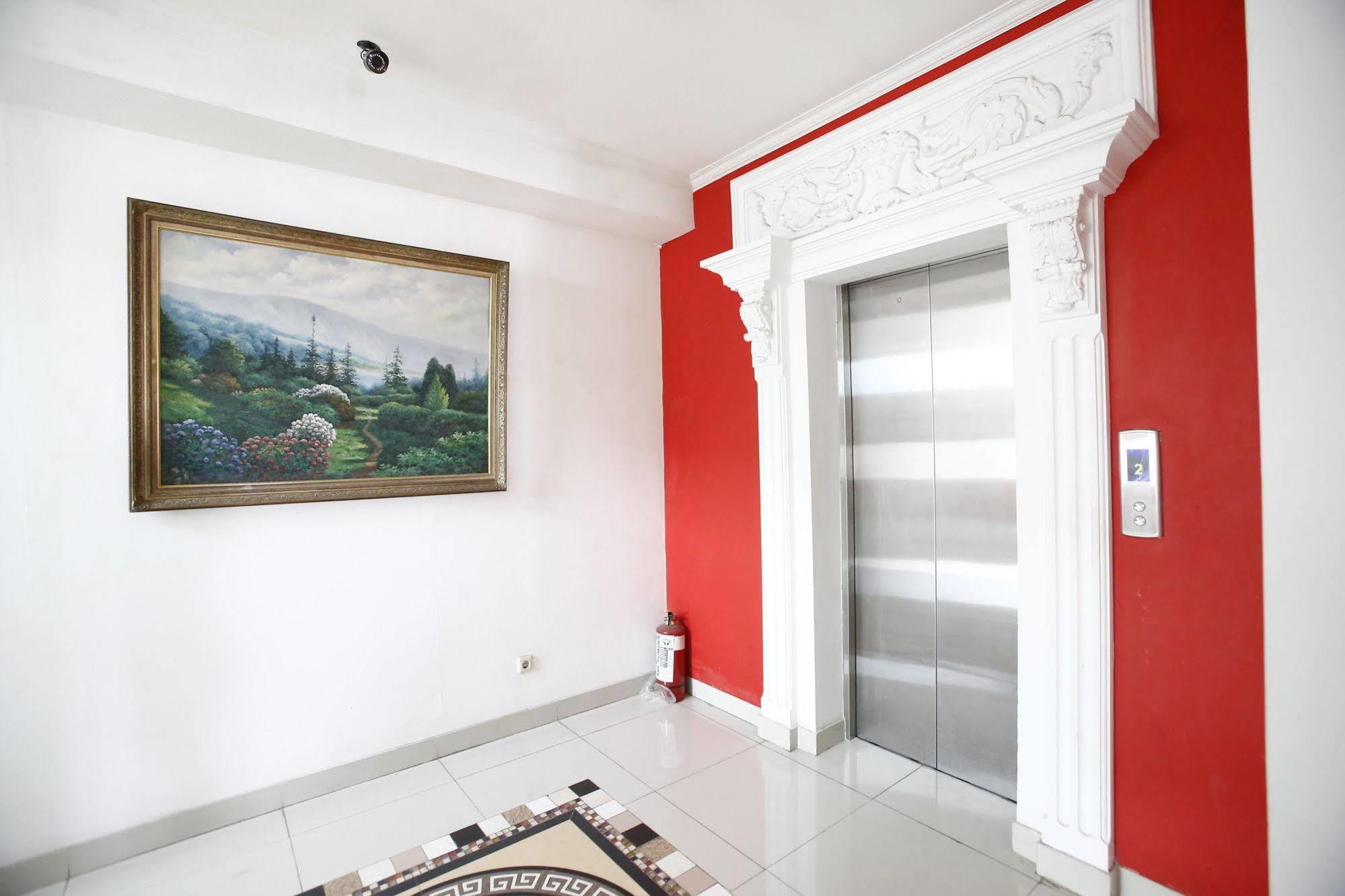 Reddoorz Plus @ Guntur Raya Setiabudi Yakarta Exterior foto