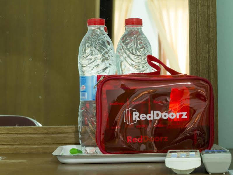 Reddoorz Plus @ Guntur Raya Setiabudi Yakarta Exterior foto